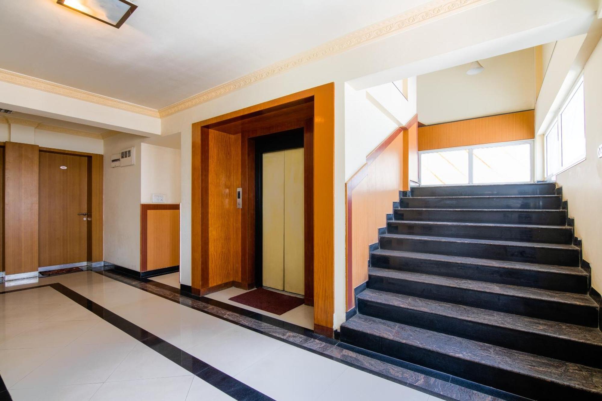 Flagship Aayush Corporate Stays Near Nexus Mall Koramangala Bangalore Luaran gambar